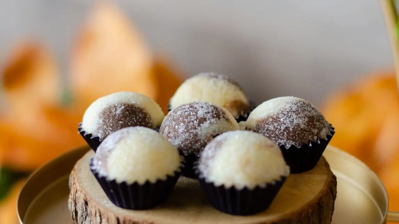 Brigadeiro gourmet com granulado de chocolate